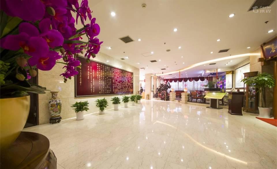 成都三星级酒店最大容纳200人的会议场地|成都芙蓉饭店的价格与联系方式
